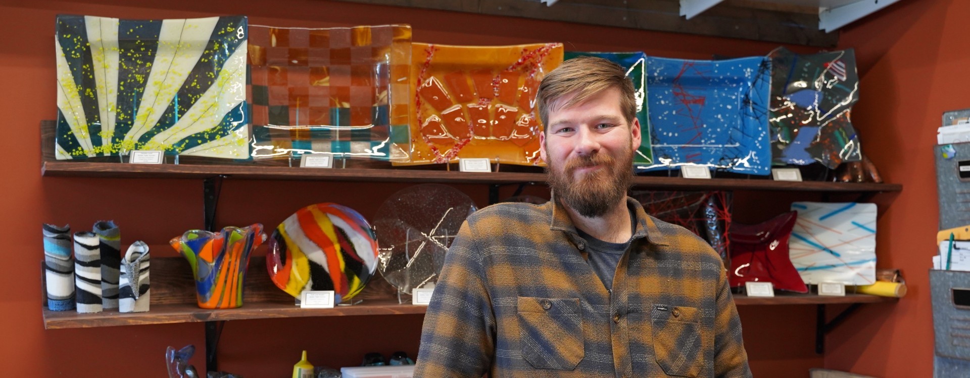 Glass artist returns to work after Guillian-Barre syndrome